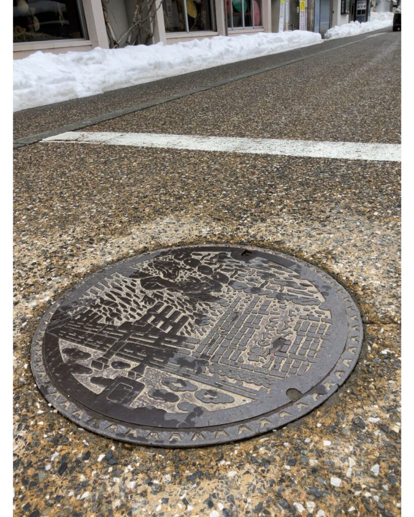 三朝温泉マンホール
