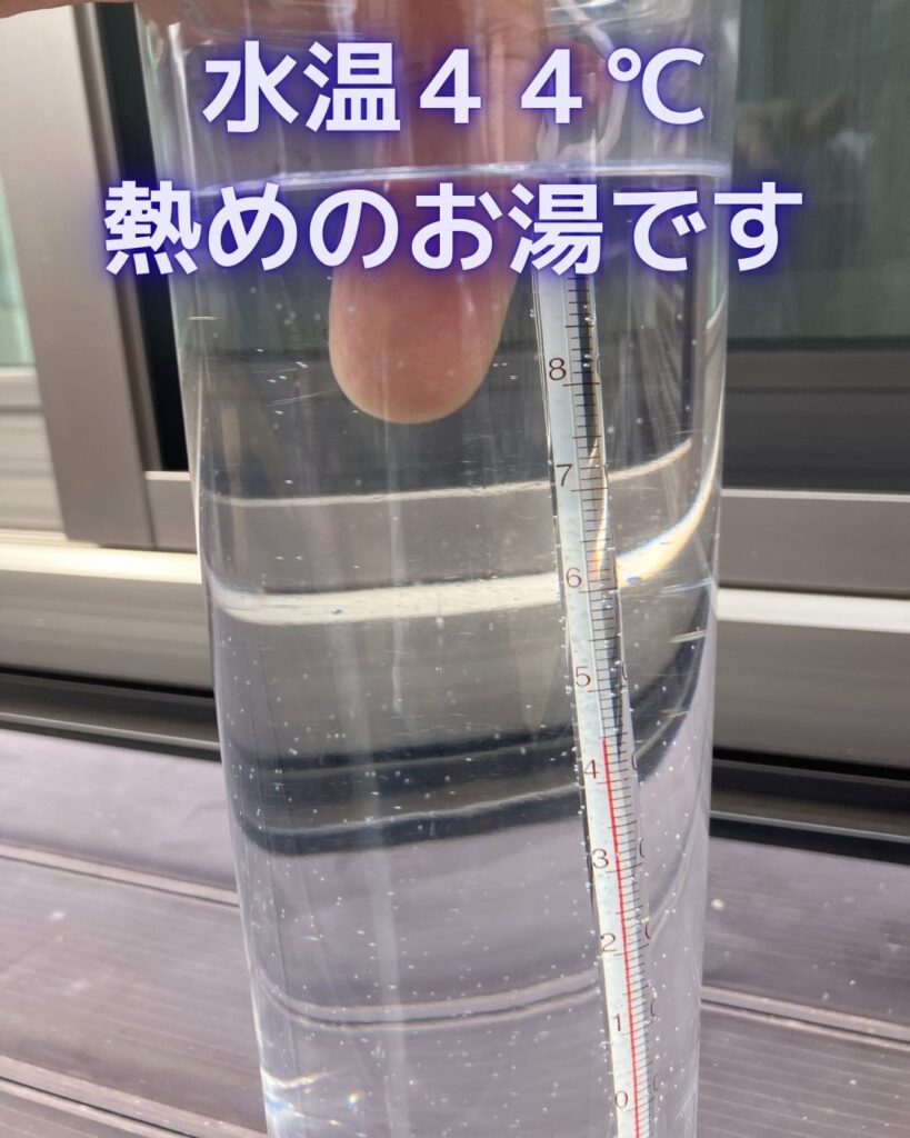 水温５０℃超！真夏の水道水の水温を測定。水の実験。小学生など子どもの自由研究の参考。水温測定。ホースの水は更に高温。