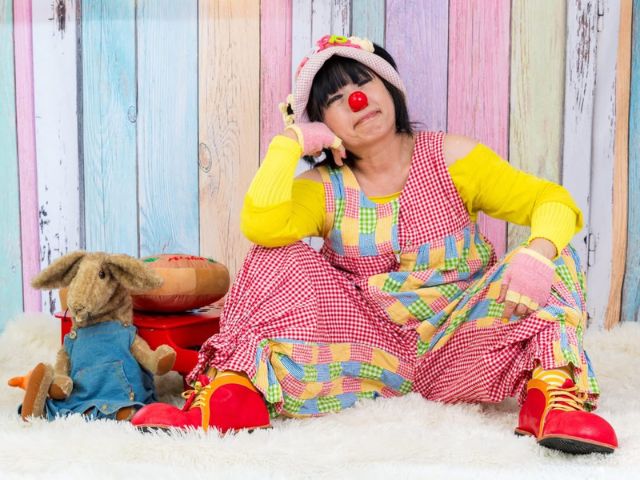 大道芸人。ピアノ講師。マジックや楽しめるショーも出来ます。子ども向け出前授業や放課後児童クラブ企画等。夏休みや冬休みクリスマスショーなども。